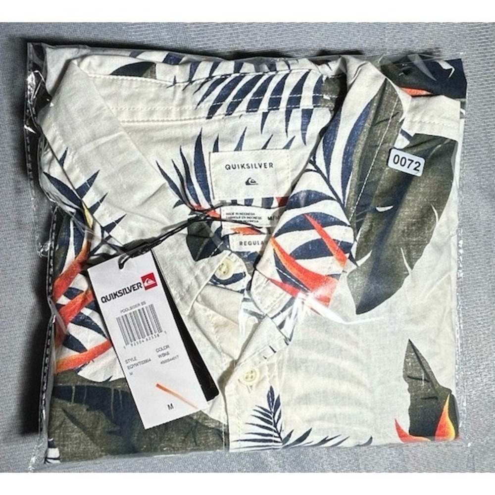 Quiksilver Poolsiders Short Sleeve Shirt Small Snow White New With Tags - Picture 12 of 13